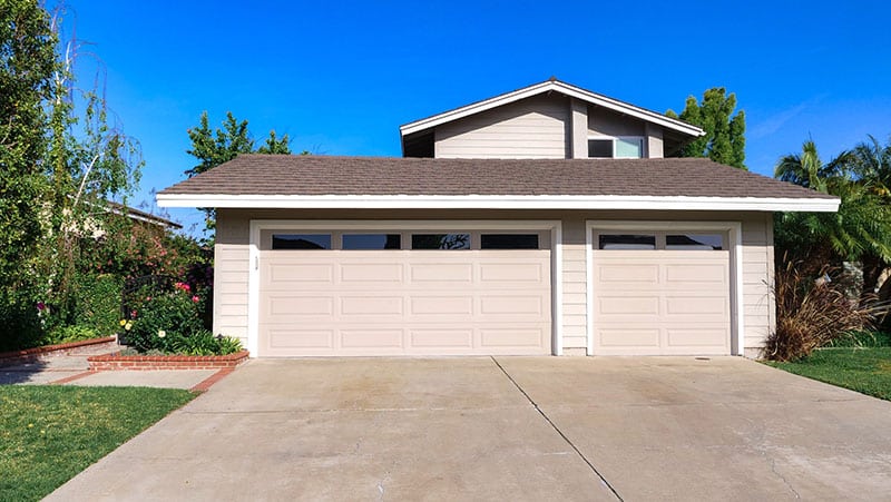 garage door, seen from the street